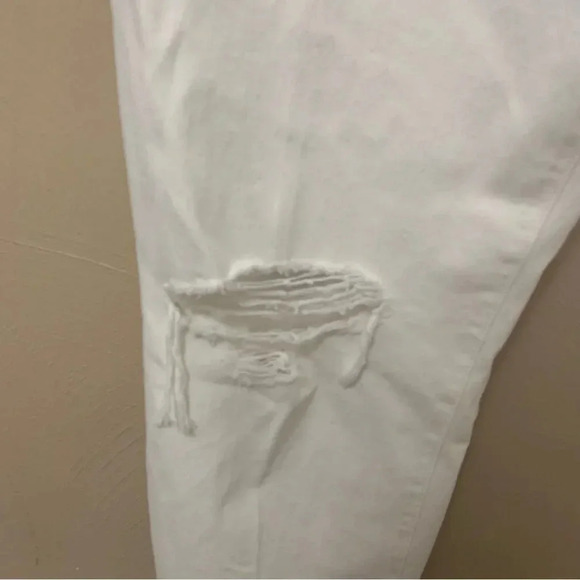 Favorite Daughter High Waist Boyfriend Jeans White Distressed Size 31 NWT New - Picture 4 of 14